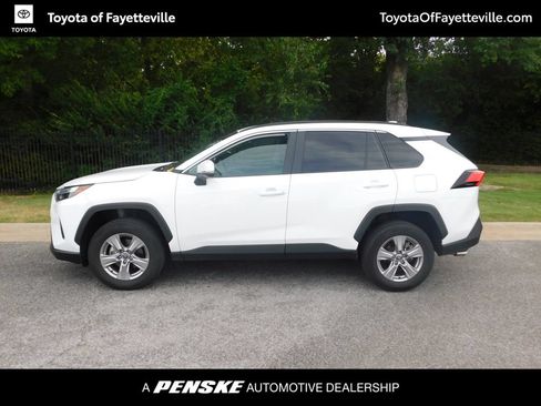 Used 2025 Toyota RAV4 XLE FWD image 2