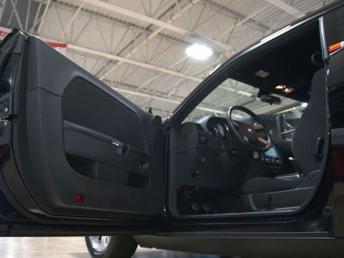 Used 2009 Dodge Challenger R/T image 30