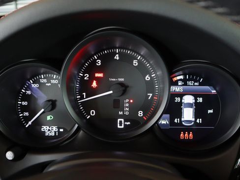 Certified 2023 Porsche Macan AWD/4WD image 14