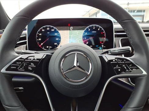 Certified 2025 Mercedes-Benz E 350 4MATIC Sedan image 24