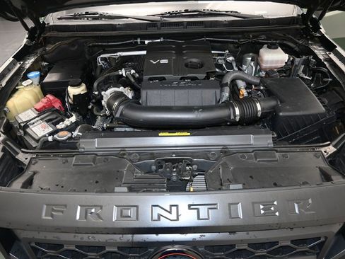 Used 2023 Nissan Frontier PRO-4X w/ Pro Convenience Package AWD/4WD image 9