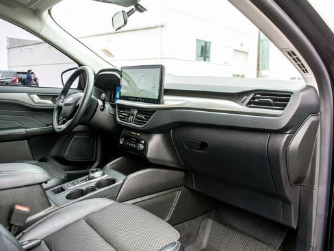 Used 2024 Ford Escape SE image 34