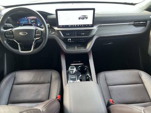 Used 2025 Ford Explorer Platinum w/ LUX Leather Package image 25