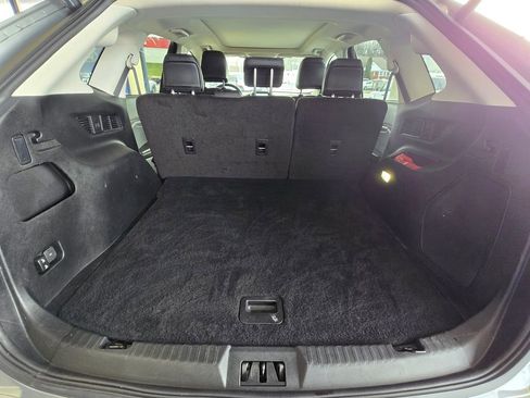 Used 2022 Ford Edge Titanium w/ Equipment Group 301A image 8
