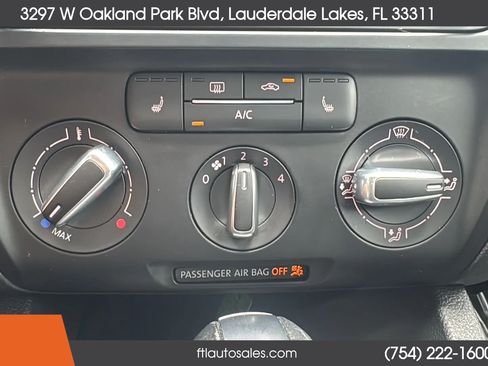 Used 2014 Volkswagen Jetta SE FWD image 51