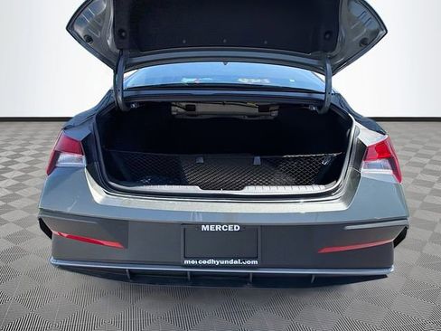 New 2026 Hyundai Elantra SE FWD image 23