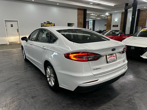 Used 2020 Ford Fusion SE FWD image 7