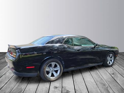 Used 2016 Dodge Challenger SXT RWD image 5
