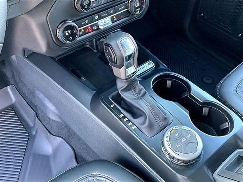 New 2025 Ford Bronco Outer Banks image 7