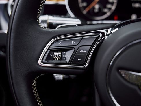 Used 2022 Bentley Continental GT image 43