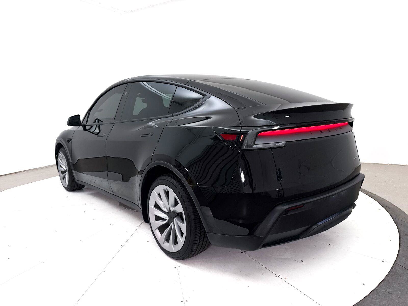Used 2026 Tesla Model Y Long Range AWD/4WD image 15