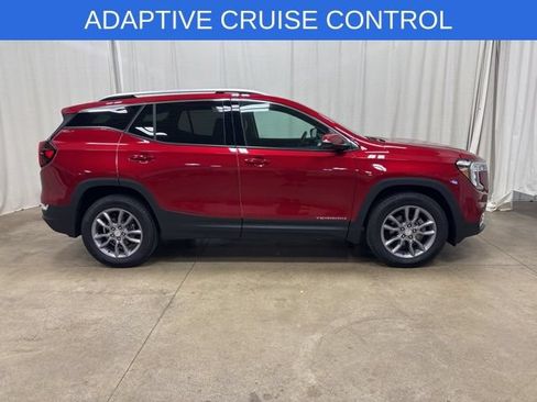 Used 2024 GMC Terrain SLT w/ Infotainment Package II AWD/4WD image 2