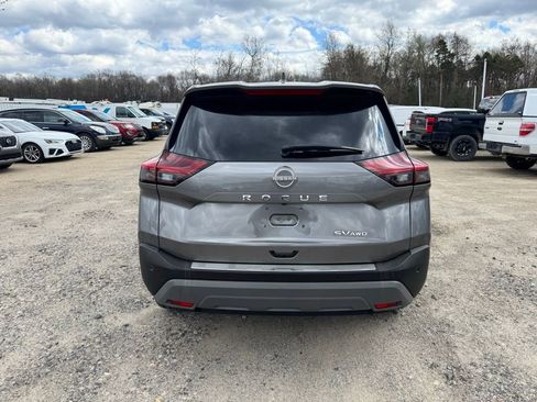 Used 2023 Nissan Rogue SV image 4