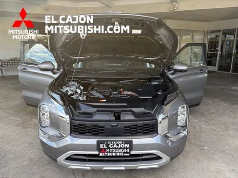 Used 2023 Mitsubishi Outlander SE AWD/4WD image 29