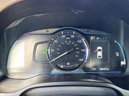 Used 2019 Hyundai Ioniq Plug-In Hybrid image 38