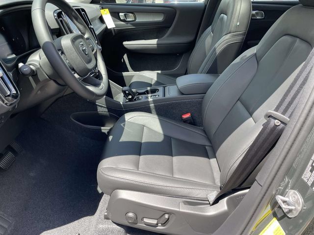 New 2026 Volvo XC40 B5 Core w/ Protection Package Premier AWD/4WD image 14