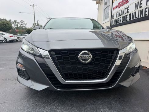 Used 2022 Nissan Altima 2.5 SV FWD image 3
