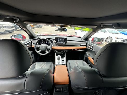 Used 2024 Mitsubishi Outlander SEL FWD image 18