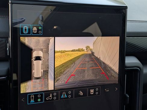 New 2026 GMC Yukon AT4 w/ AT4 Premium Plus Package AWD/4WD image 18