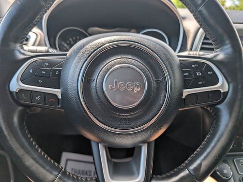 Used 2018 Jeep Compass Latitude w/ Popular Equipment Group AWD/4WD image 4