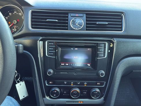 Used 2016 Volkswagen Passat 1.8T S image 18