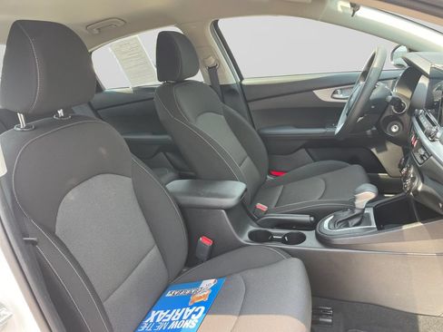 Certified 2023 Kia Forte LXS w/ LXS Technology Package FWD image 11