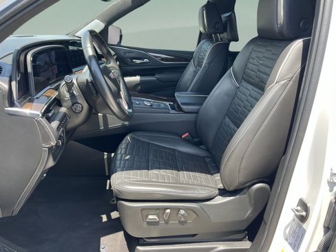 Used 2022 Cadillac Escalade Sport Platinum w/ Heavy-Duty Trailer Package AWD/4WD image 19