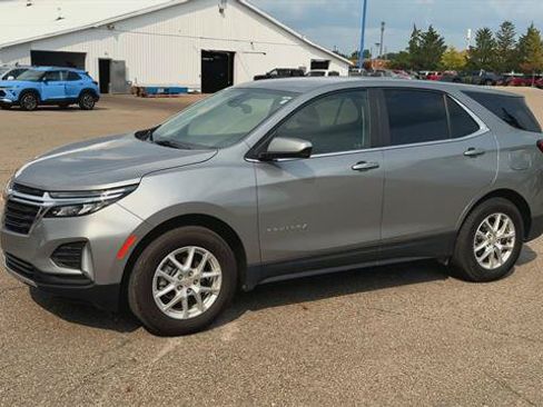 Used 2024 Chevrolet Equinox LT w/ LPO, Floor Liner Package FWD image 4