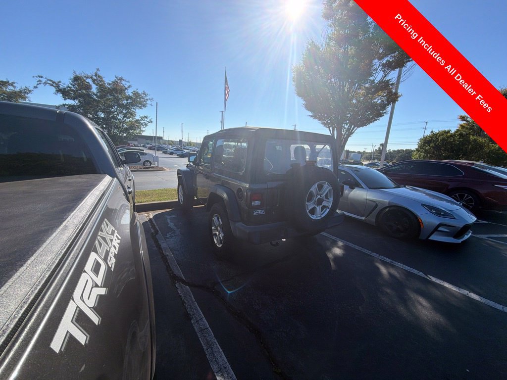 Used 2019 Jeep Wrangler Sport AWD/4WD image 7