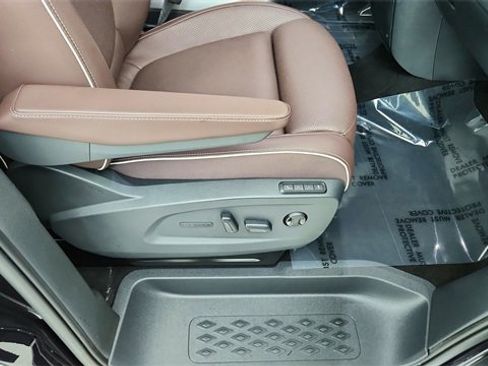 Used 2025 Volkswagen ID. Buzz Pro S image 21