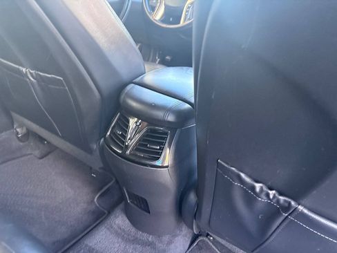 Used 2014 Hyundai Azera Limited w/ Option Group 02 FWD image 16