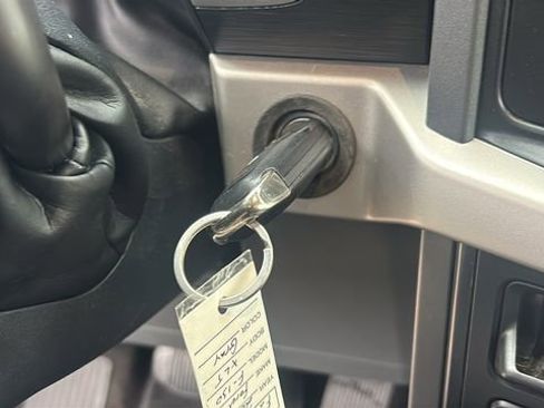 Used 2021 Ford F150 XLT AWD/4WD image 12