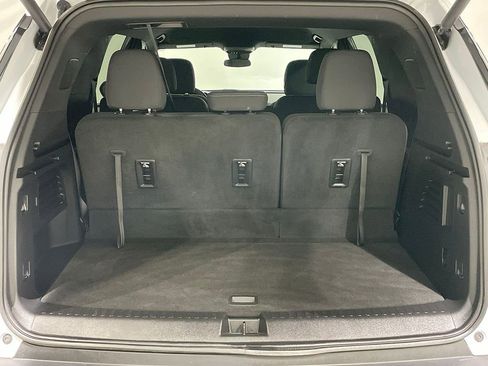 Used 2025 Chevrolet Traverse LT AWD/4WD image 4