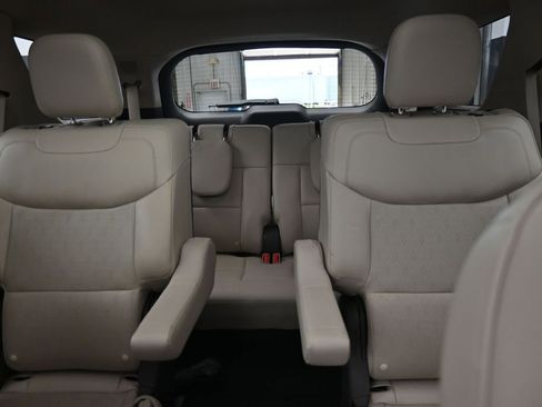 Used 2020 Ford Explorer Platinum w/ Premium Technology Package AWD/4WD image 25