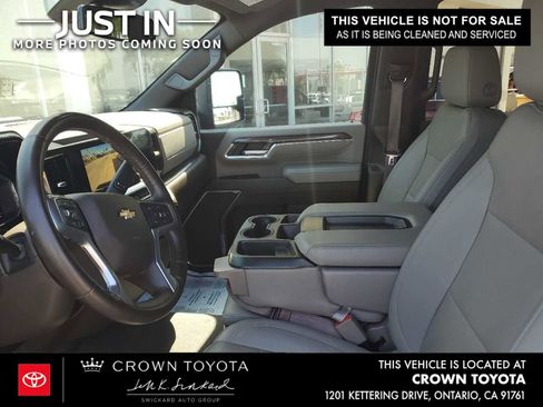 Used 2024 Chevrolet Silverado 2500 LTZ AWD/4WD image 4