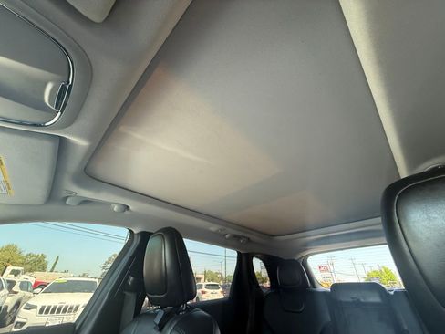 Used 2019 Jeep Cherokee Limited w/ Luxury Group AWD/4WD image 49