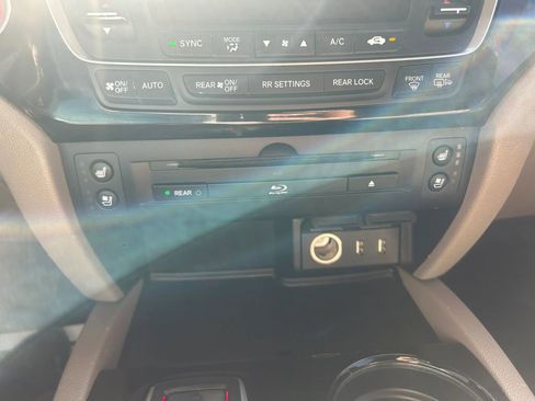 Used 2016 Honda Pilot Elite image 8