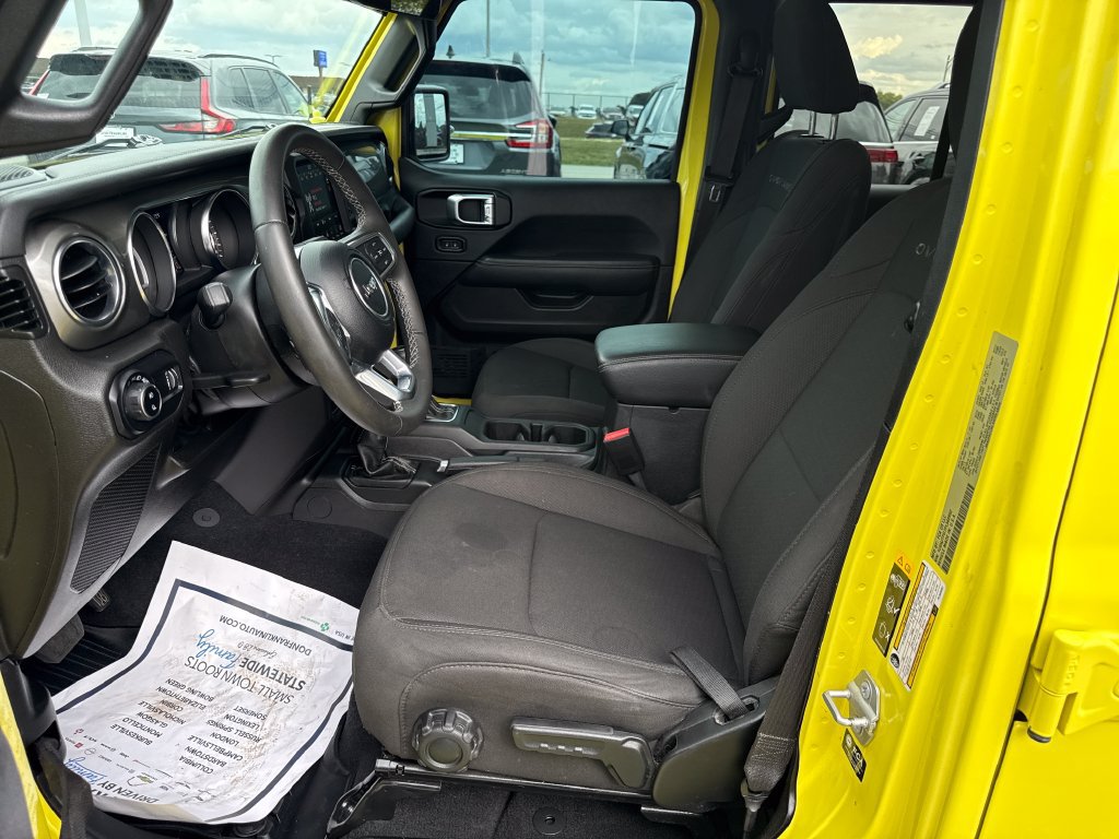 Used 2023 Jeep Gladiator Overland AWD/4WD image 13