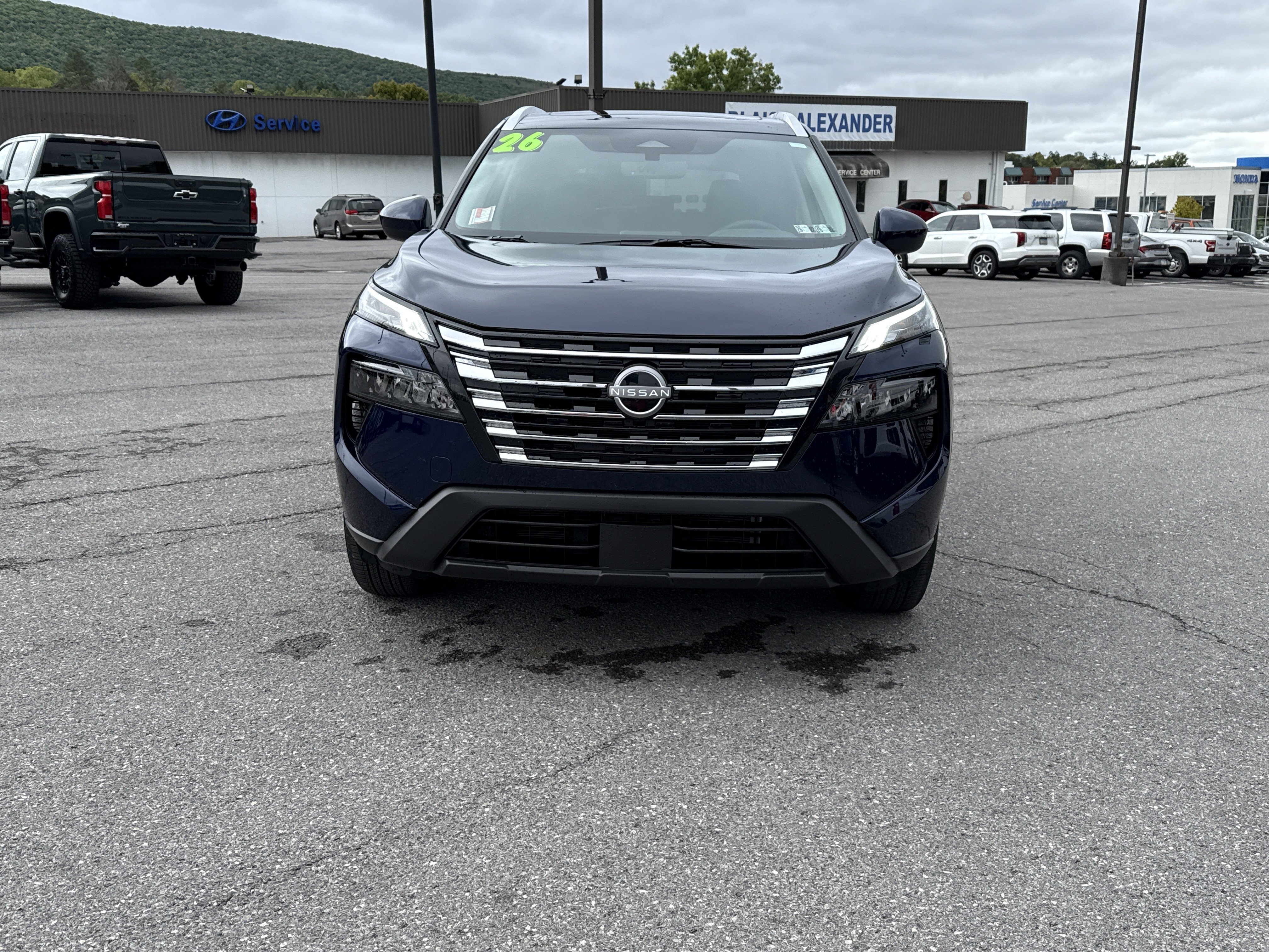 Used 2026 Nissan Rogue SV w/ SV Premium Package AWD/4WD image 9