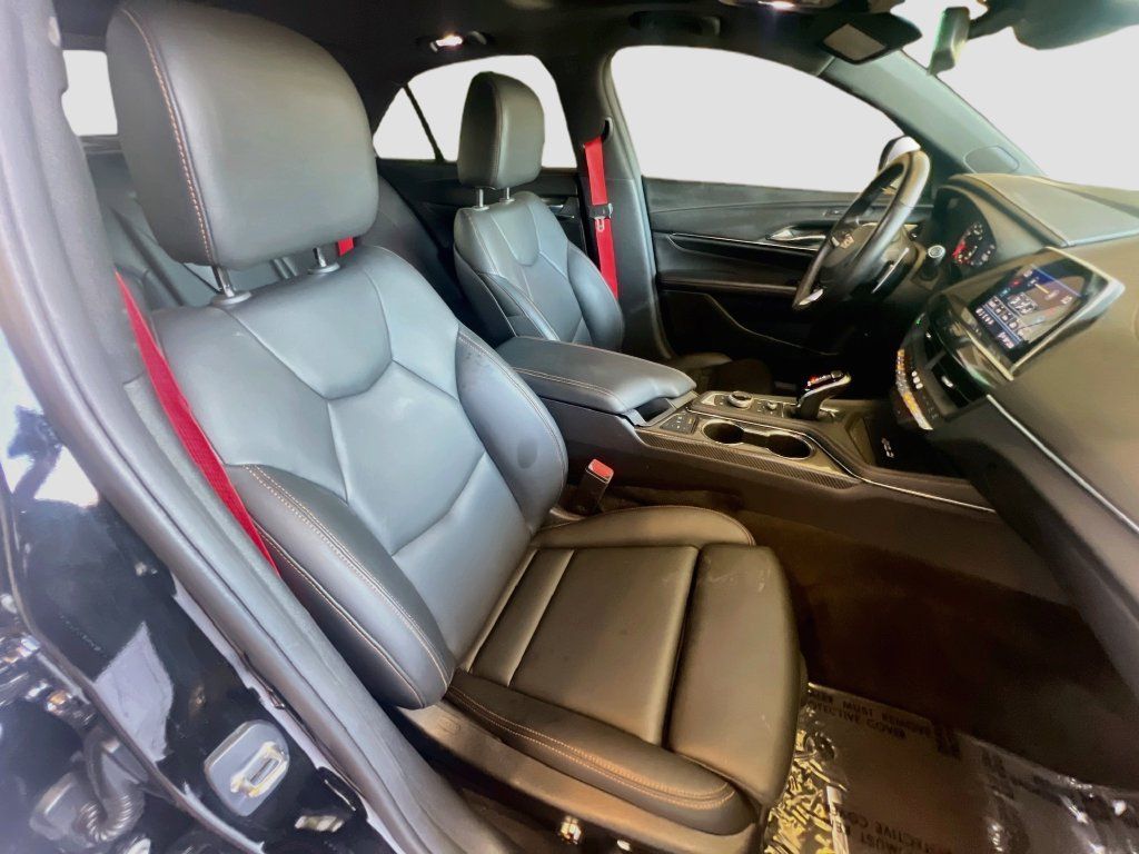 Used 2023 Cadillac CT4 V RWD image 27