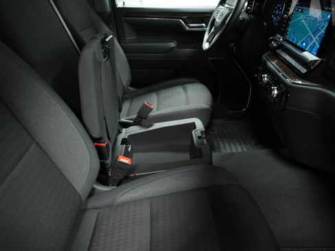 Used 2023 GMC Sierra 1500 SLE w/ Preferred Package image 16