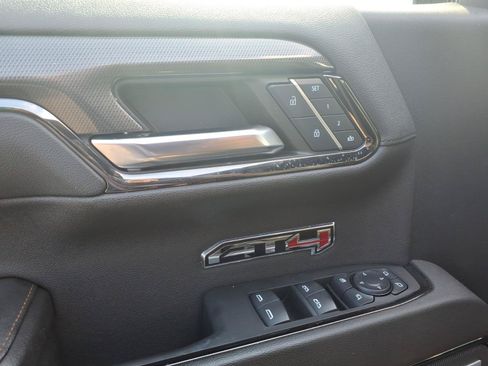 Used 2024 GMC Sierra 1500 AT4 w/ Technology Package AWD/4WD image 8