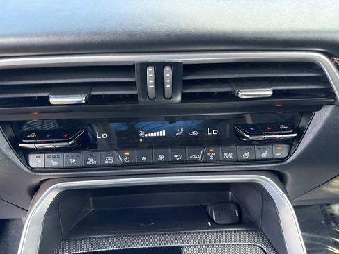 Certified 2025 MAZDA CX-90 Plug-In Hybrid w/ Premium Plus AWD/4WD image 38
