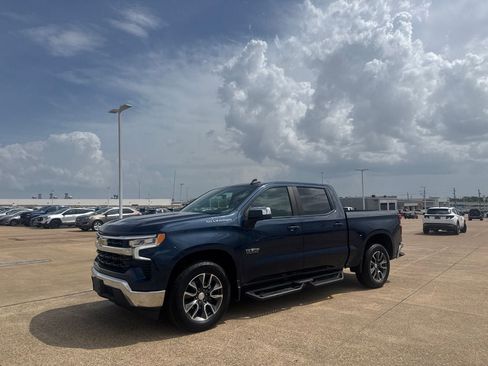 Used 2022 Chevrolet Silverado 1500 LT w/ Texas Edition Plus RWD image 10