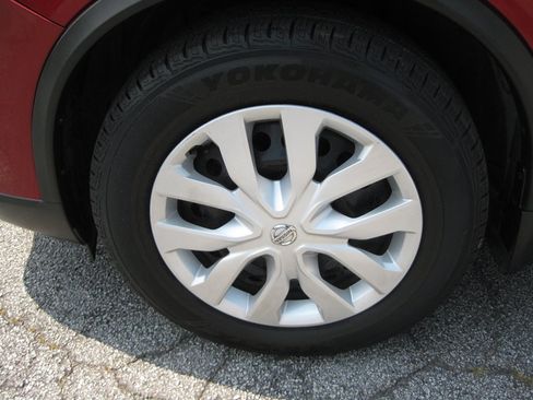 Used 2016 Nissan Rogue S w/ Appearance Package FWD image 10