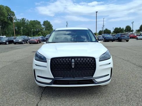 Used 2023 Lincoln Corsair AWD w/ Equipment Group 101A image 2
