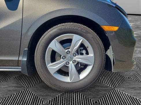 Used 2019 Honda Odyssey EX image 16