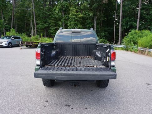 Used 2021 Toyota Tacoma Limited AWD/4WD image 16