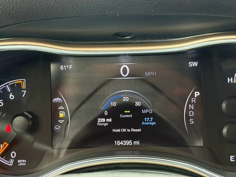 Used 2014 Jeep Grand Cherokee Limited image 24