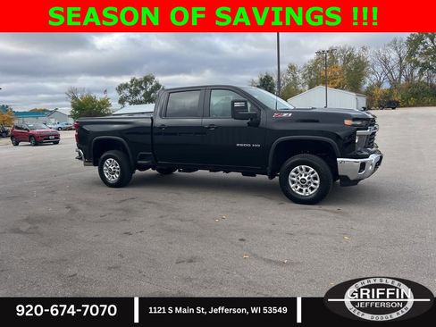 Used 2025 Chevrolet Silverado 2500 LT w/ Safety Package image 9